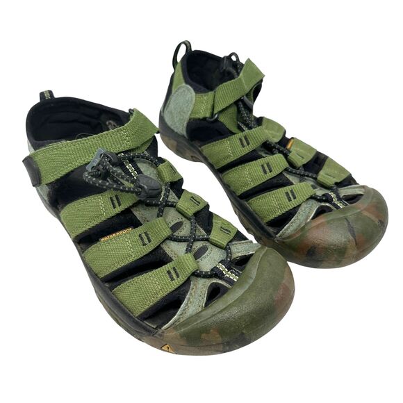 Keen Boy's Newport H2 Green and Camo Print Nylon Water Shoe Sandals Size 4 - Picture 1 of 6